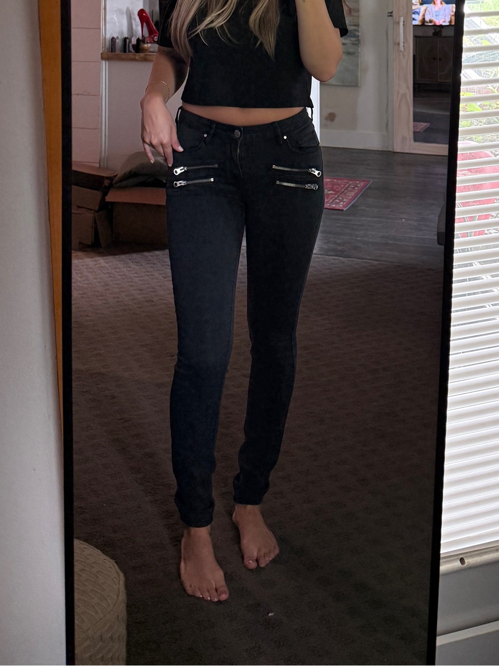 Bullhead Black Skinny Jeans with Front Zippers